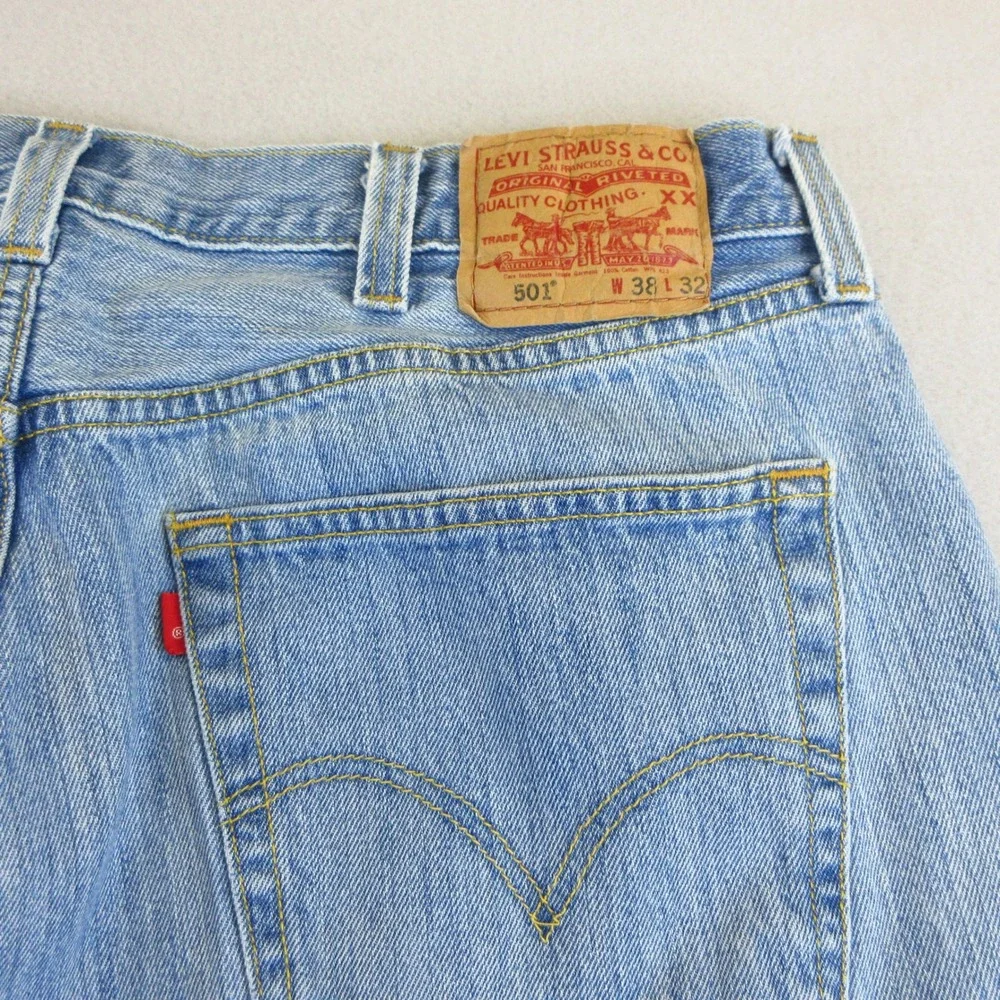 Levi's 501 Jeans Men 38x32 (Actual 37x30) Light Blue Straight Leg Button Fly